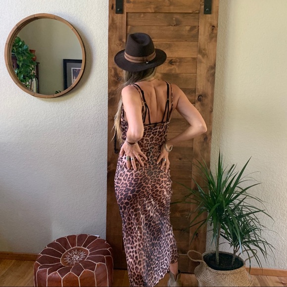 Lovers and Drifters Leopard Silk Dress - Picture 8 of 12